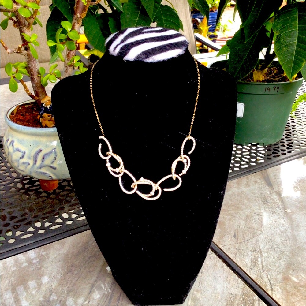 Elegant necklace for special occasions